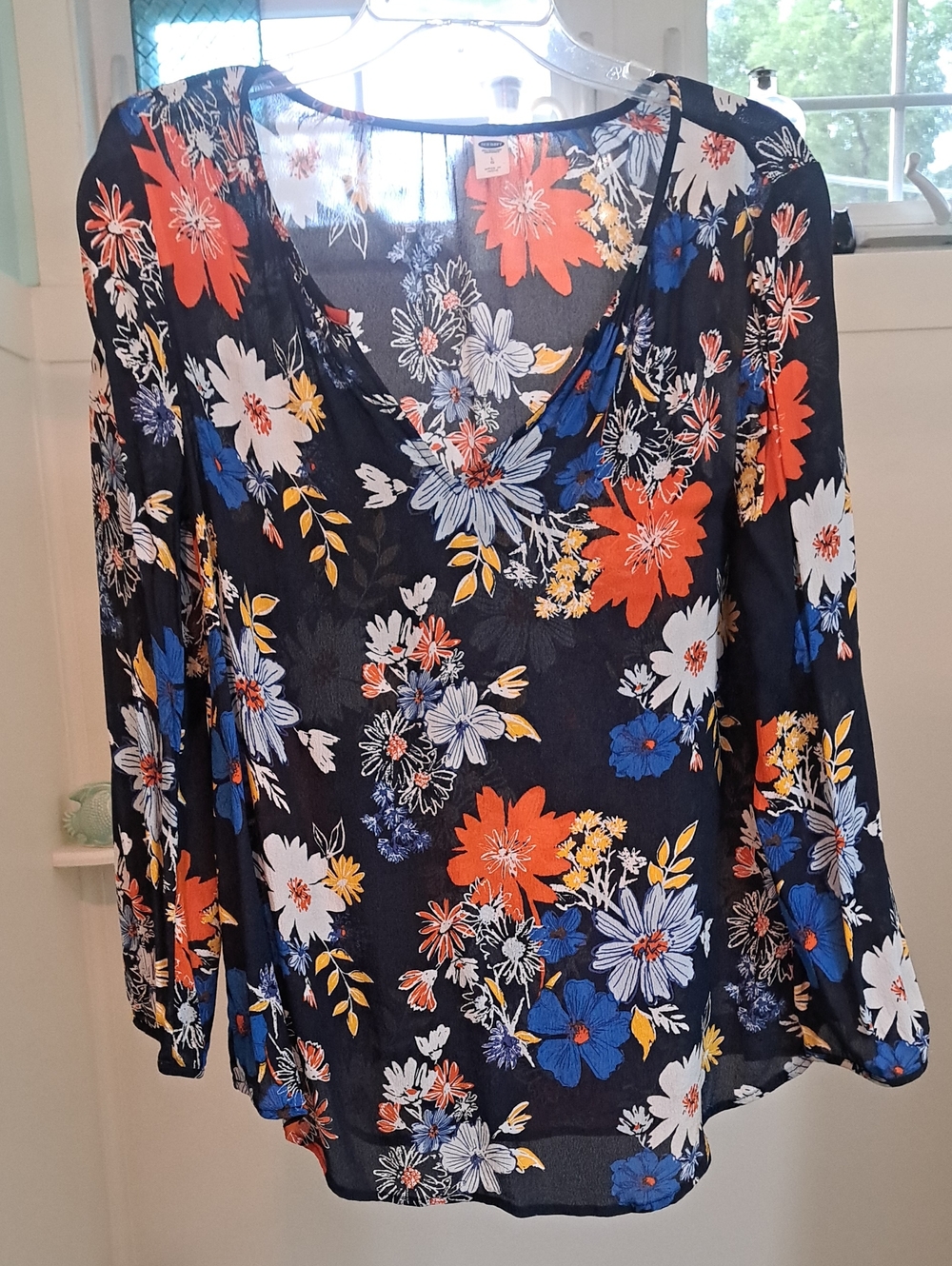 Old Navy Navy Floral V-Neck Blouse with Orange, Blue & White Flowers Size Small